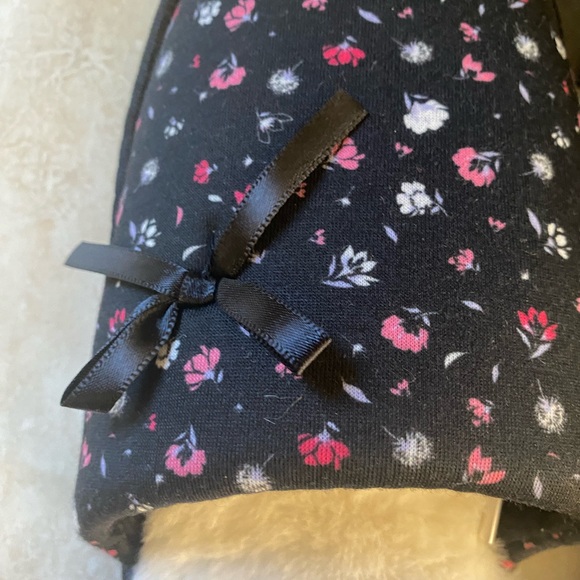 NWT ELLEN TRACY COZY SLIPPERS - Picture 2 of 5